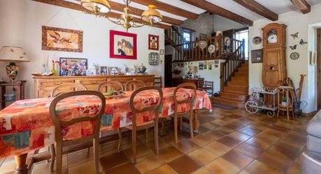 Dordogne Valley, charming property, house, barn, pool house and swimming pool on 4886m² of enclosed land.