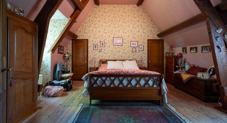 Dordogne Valley, charming property, house, barn, pool house and swimming pool on 4886m² of enclosed land.
