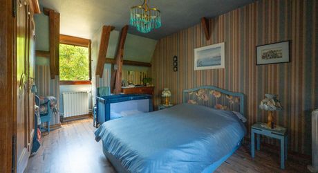 Dordogne Valley, charming property, house, barn, pool house and swimming pool on 4886m² of enclosed land.