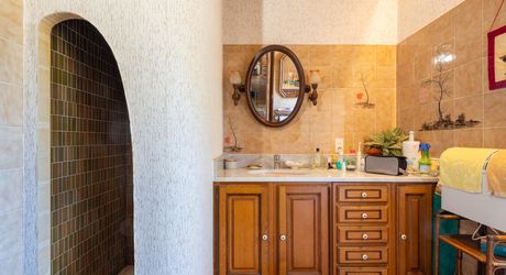 Dordogne Valley, charming property, house, barn, pool house and swimming pool on 4886m² of enclosed land.