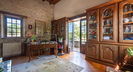 Dordogne Valley, charming property, house, barn, pool house and swimming pool on 4886m² of enclosed land.