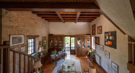 Dordogne Valley, charming property, house, barn, pool house and swimming pool on 4886m² of enclosed land.
