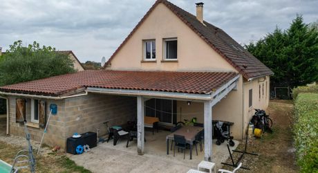 Secteur Martel, Grande maison contemporaine 5 chambres, jardin clos.