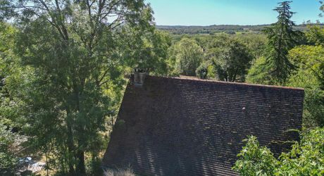 Sur les hauteurs de la vallée du Céou, bel ensemble de 2 maisons et piscine sur terrain de 7000m².