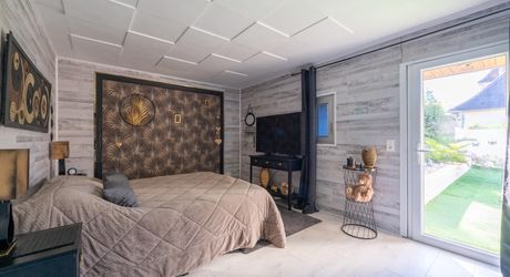 Souillac, sur les hauteurs avec vue, maison 5 chambres piscine et spa.