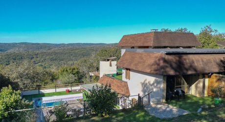 Souillac, sur les hauteurs avec vue, maison 5 chambres piscine et spa.
