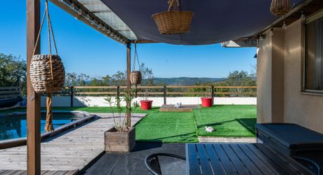 Souillac, sur les hauteurs avec vue, maison 5 chambres piscine et spa.