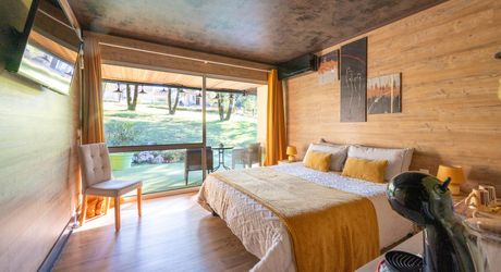 Souillac, sur les hauteurs avec vue, maison 5 chambres piscine et spa.