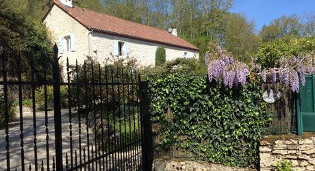 À vendre – Superbe maison en pierre 5chambres avec grand terrain boisé – Puy-l’Évêque (46)