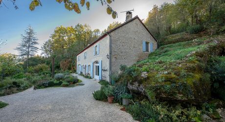 À vendre – Superbe maison en pierre 5chambres avec grand terrain boisé – Puy-l’Évêque (46)