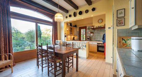 À vendre – Superbe maison en pierre 5chambres avec grand terrain boisé – Puy-l’Évêque (46)