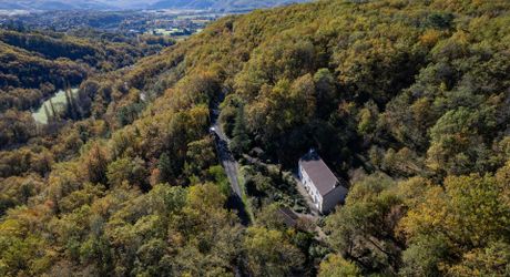 À vendre – Superbe maison en pierre 5chambres avec grand terrain boisé – Puy-l’Évêque (46)