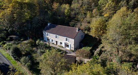 À vendre – Superbe maison en pierre 5chambres avec grand terrain boisé – Puy-l’Évêque (46)