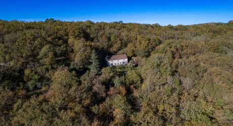 À vendre – Superbe maison en pierre 5chambres avec grand terrain boisé – Puy-l’Évêque (46)