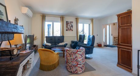 Vallée de la Dordogne, Maison 4 chambres , piscine, jaccuzi, jardin clos.