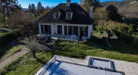 Vallée de la Dordogne, Maison 4 chambres , piscine, jaccuzi, jardin clos.