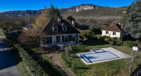 Vallée de la Dordogne, Maison 4 chambres , piscine, jaccuzi, jardin clos.
