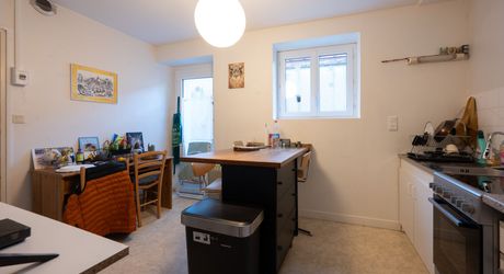 Souillac, Hyper centre, immeuble de 3 appartements.