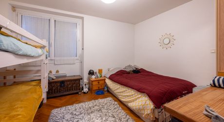 Souillac, Hyper centre, immeuble de 3 appartements.