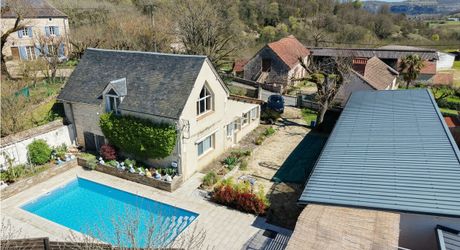 Charmante maison rénovée avec piscine, grande dépendance et jardin en vallée de la Dordogne