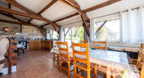 Charmante maison rénovée avec piscine, grande dépendance et jardin en vallée de la Dordogne