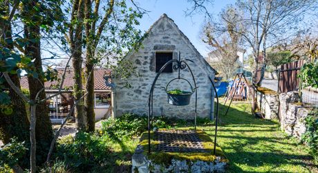 Charmante maison rénovée avec piscine, grande dépendance et jardin en vallée de la Dordogne