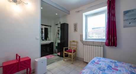 Charmante maison rénovée avec piscine, grande dépendance et jardin en vallée de la Dordogne