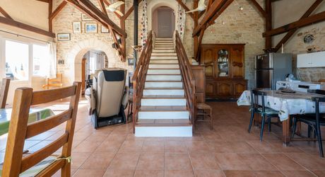 Charmante maison rénovée avec piscine, grande dépendance et jardin en vallée de la Dordogne