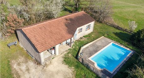 Charmante maison de plain-pied avec piscine et vue campagne près de Cazals