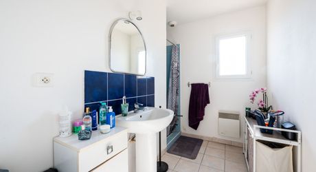 Charmante maison de plain-pied avec piscine et vue campagne près de Cazals