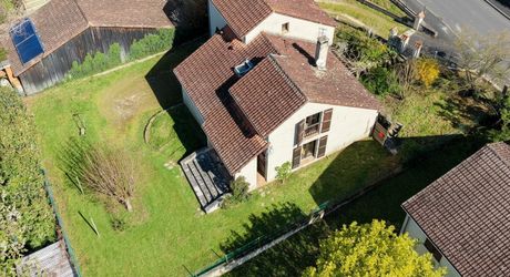 Maison atypique avec jardin clos au cœur de Souillac, beaux volumes et fort potentiel de valorisation