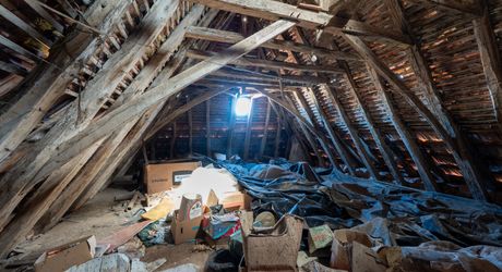 Authentique propriété quercynoise avec pigeonnier, granges en pierre et vues panoramiques près de Payrac.