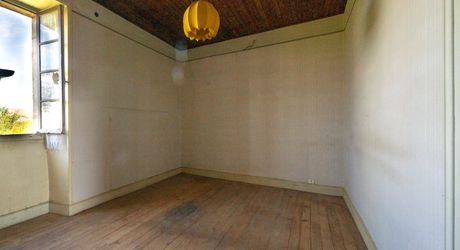 Authentique propriété quercynoise avec pigeonnier, granges en pierre et vues panoramiques près de Payrac.