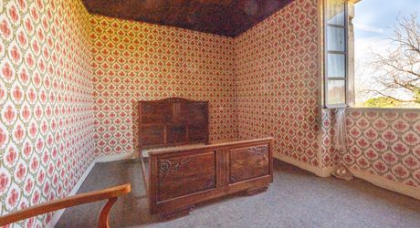 Authentique propriété quercynoise avec pigeonnier, granges en pierre et vues panoramiques près de Payrac.