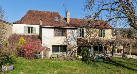 Cazals – Ensemble de caractère en pierre avec piscine, 5 chambres et grand potentiel au cœur du village