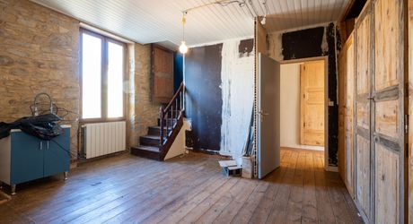 Cazals – Ensemble de caractère en pierre avec piscine, 5 chambres et grand potentiel au cœur du village