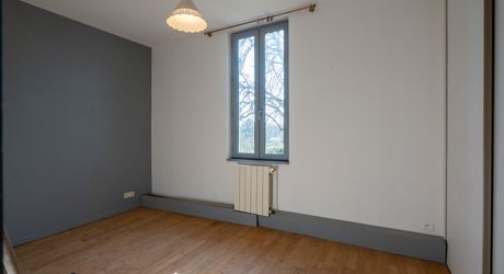 Cazals – Ensemble de caractère en pierre avec piscine, 5 chambres et grand potentiel au cœur du village