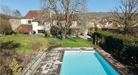 Cazals – Ensemble de caractère en pierre avec piscine, 5 chambres et grand potentiel au cœur du village