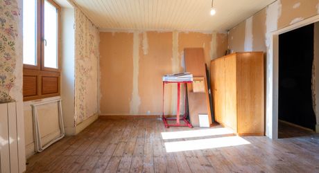 Cazals – Ensemble de caractère en pierre avec piscine, 5 chambres et grand potentiel au cœur du village