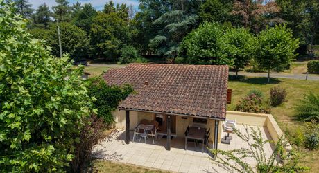 Belle opportunité : maison 2 chambres, jardin et terrasse couverte, idéale pied-à-terre ou location saisonnière