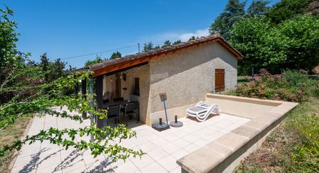 Belle opportunité : maison 2 chambres, jardin et terrasse couverte, idéale pied-à-terre ou location saisonnière