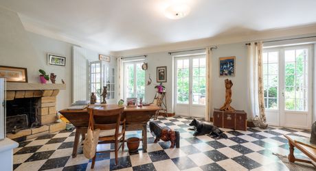 Sarlat – Grande maison familiale de 7 chambres avec piscine sur 1 930 m² de jardin clos
