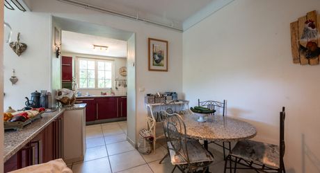 Sarlat – Grande maison familiale de 7 chambres avec piscine sur 1 930 m² de jardin clos
