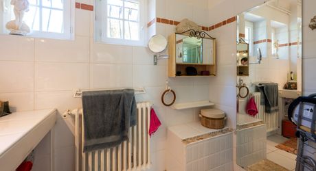 Sarlat – Grande maison familiale de 7 chambres avec piscine sur 1 930 m² de jardin clos