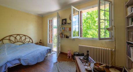 Sarlat – Grande maison familiale de 7 chambres avec piscine sur 1 930 m² de jardin clos