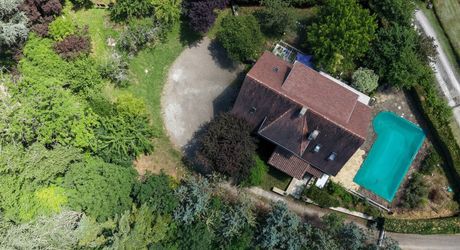 Sarlat – Grande maison familiale de 7 chambres avec piscine sur 1 930 m² de jardin clos