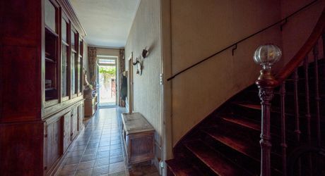 Payrac – Élégante maison bourgeoise en pierre de 258 m² avec 6 chambres, grange et jardin privé en cour intérieure