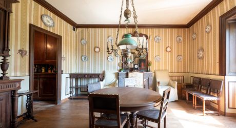 Payrac – Élégante maison bourgeoise en pierre de 258 m² avec 6 chambres, grange et jardin privé en cour intérieure