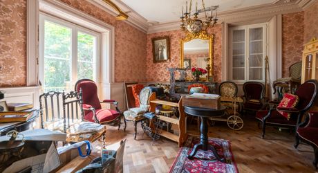 Payrac – Élégante maison bourgeoise en pierre de 258 m² avec 6 chambres, grange et jardin privé en cour intérieure