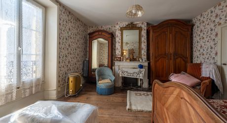 Payrac – Élégante maison bourgeoise en pierre de 258 m² avec 6 chambres, grange et jardin privé en cour intérieure